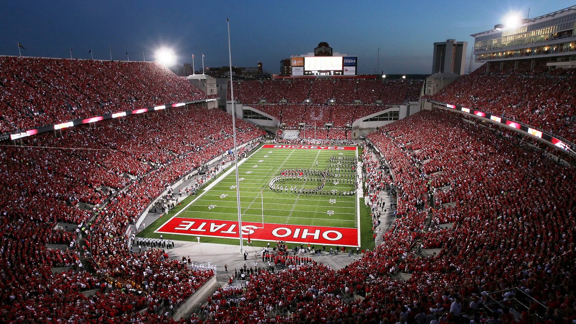 2019年季后赛：“水花兄弟”连续热火般的爆发，库里在关键的第四节多次神奇远投赢得比赛